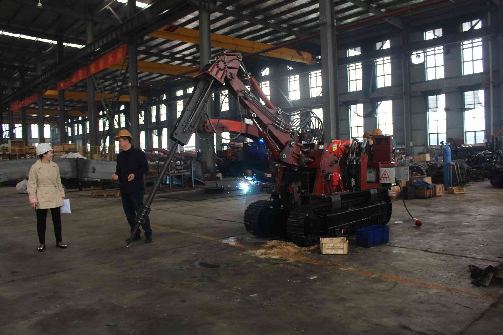 某金礦實(shí)測(cè)：撬毛臺(tái)車(chē)使支護(hù)效率提升40%
