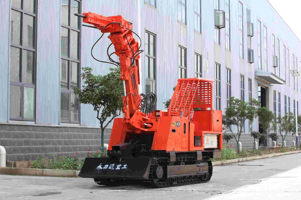 山東扒渣機(jī)廠家80型扒板式設(shè)備評測
